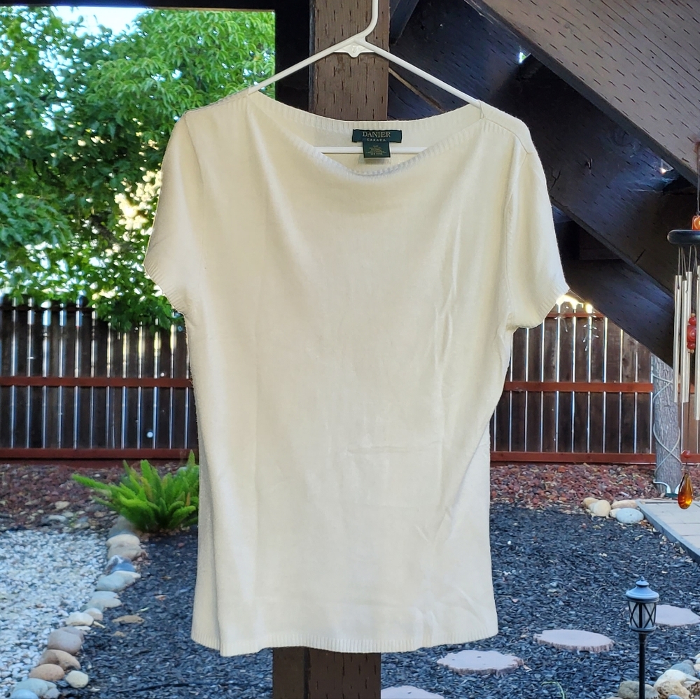 EUC - Danier | Cream Short Sleeve Knit Shirt Size S